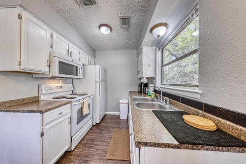 Singing Hills Retreat image 13