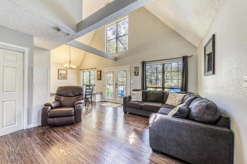 Singing Hills Retreat image 8